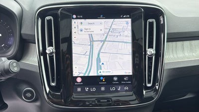 2025 Volvo XC40 B5 Core Bright Theme