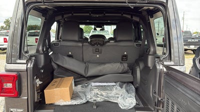 2027 Jeep Wrangler WRANGLER 4-DOOR SAHARA