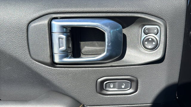 2027 Jeep Wrangler WRANGLER 4-DOOR SAHARA