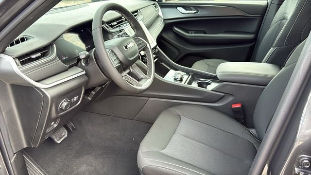 2026 Jeep Grand Cherokee GRAND CHEROKEE LAREDO X 4X2