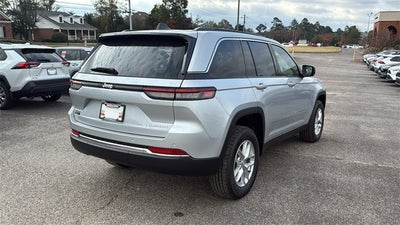 2025 Jeep Grand Cherokee GRAND CHEROKEE LAREDO X 4X2