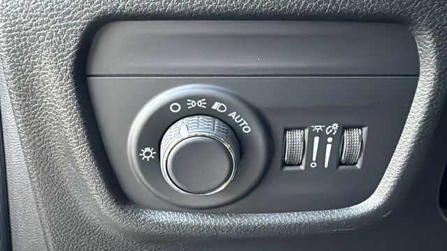 2027 Jeep Grand Cherokee GRAND CHEROKEE LAREDO X 4X2