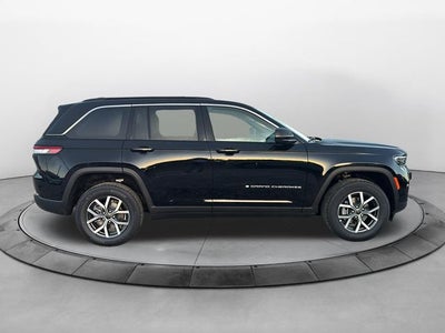 2027 Jeep Grand Cherokee GRAND CHEROKEE LAREDO X 4X2