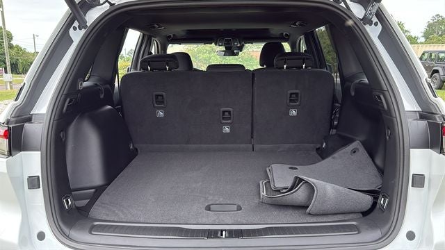 2026 Jeep Grand Cherokee GRAND CHEROKEE LAREDO X 4X2