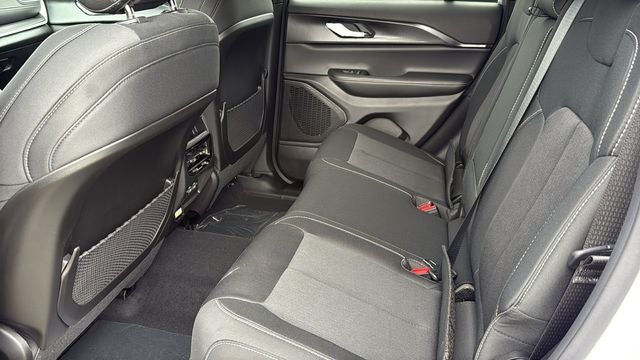 2026 Jeep Grand Cherokee GRAND CHEROKEE LAREDO X 4X2