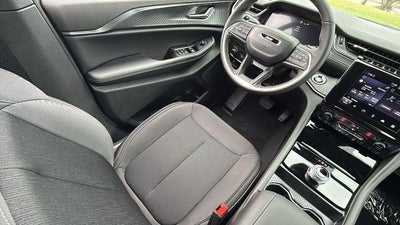 2026 Jeep Grand Cherokee GRAND CHEROKEE LAREDO X 4X2