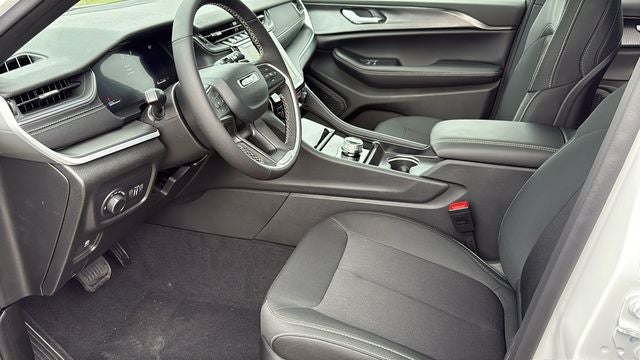 2026 Jeep Grand Cherokee GRAND CHEROKEE LAREDO X 4X2