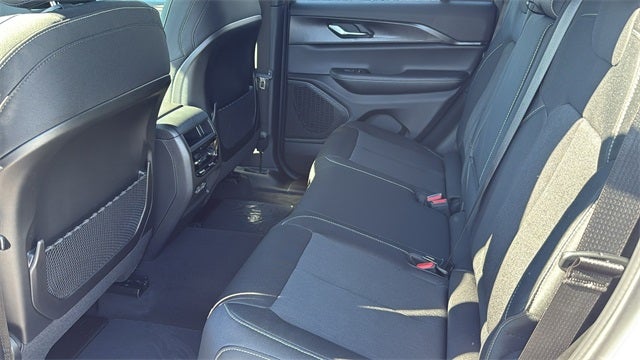 2025 Jeep Grand Cherokee GRAND CHEROKEE LAREDO X 4X2