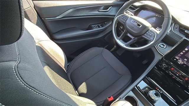 2025 Jeep Grand Cherokee GRAND CHEROKEE LAREDO X 4X2