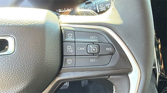 2025 Jeep Grand Cherokee GRAND CHEROKEE LAREDO X 4X2