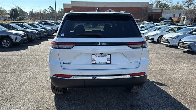 2025 Jeep Grand Cherokee GRAND CHEROKEE LAREDO X 4X2