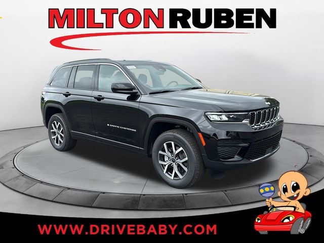 2027 Jeep Grand Cherokee GRAND CHEROKEE LAREDO X 4X2