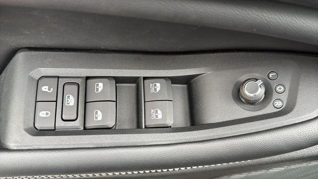 2027 Jeep Grand Cherokee GRAND CHEROKEE LAREDO X 4X2
