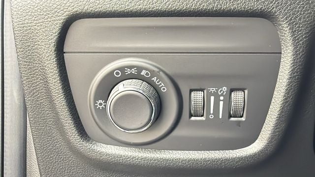 2027 Jeep Grand Cherokee GRAND CHEROKEE LAREDO X 4X2