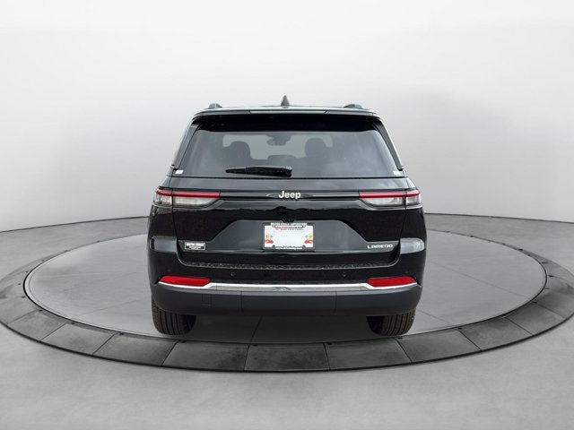 2027 Jeep Grand Cherokee GRAND CHEROKEE LAREDO X 4X2