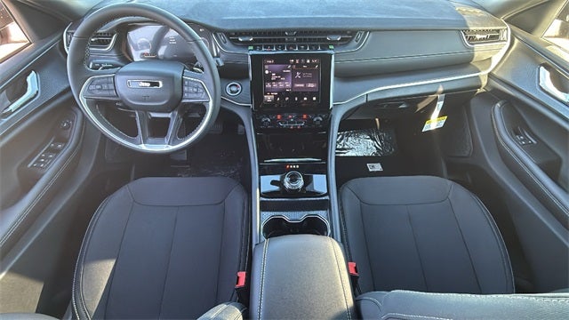 2025 Jeep Grand Cherokee GRAND CHEROKEE LAREDO X 4X2