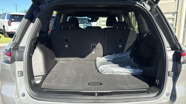 2027 Jeep Grand Cherokee GRAND CHEROKEE LAREDO X 4X2