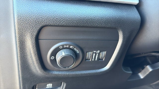 2027 Jeep Grand Cherokee GRAND CHEROKEE LAREDO X 4X2