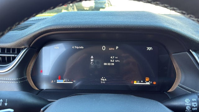 2027 Jeep Grand Cherokee GRAND CHEROKEE LAREDO X 4X2