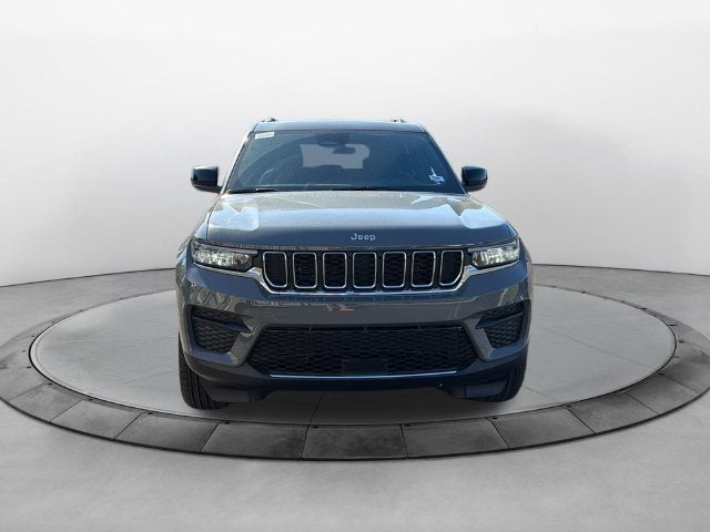 2027 Jeep Grand Cherokee GRAND CHEROKEE LAREDO X 4X2