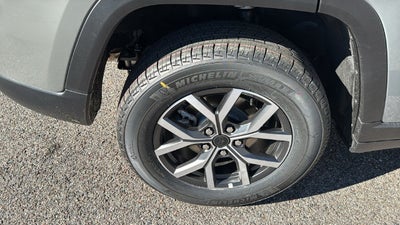 2027 Jeep Grand Cherokee GRAND CHEROKEE LAREDO X 4X2