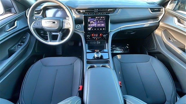 2025 Jeep Grand Cherokee GRAND CHEROKEE LAREDO 4X2