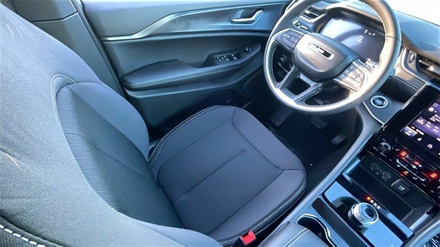 2025 Jeep Grand Cherokee GRAND CHEROKEE LAREDO 4X2