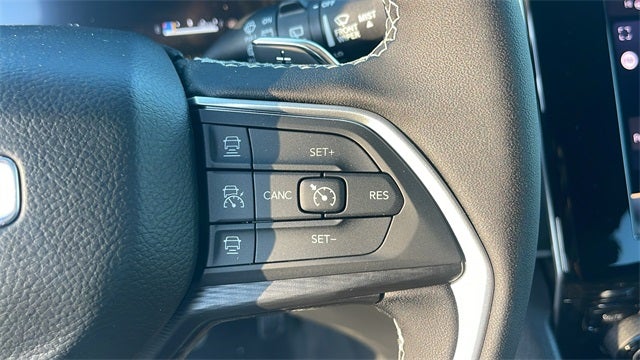 2025 Jeep Grand Cherokee GRAND CHEROKEE LAREDO 4X2