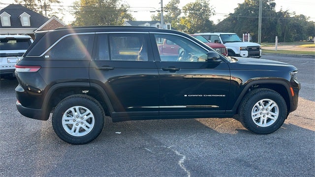 2025 Jeep Grand Cherokee GRAND CHEROKEE LAREDO 4X2