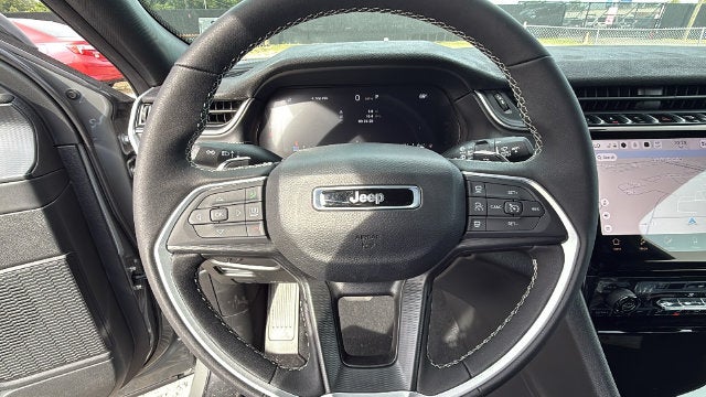 2027 Jeep Grand Cherokee GRAND CHEROKEE LAREDO X 4X2