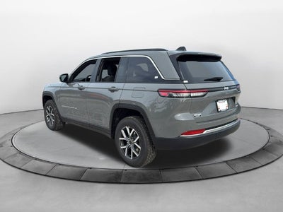2027 Jeep Grand Cherokee GRAND CHEROKEE LAREDO X 4X2