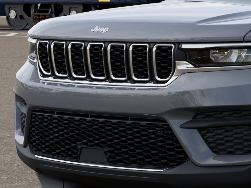 2027 Jeep Grand Cherokee GRAND CHEROKEE LAREDO X 4X2