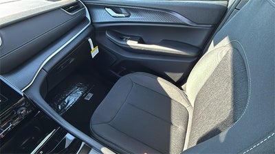 2025 Jeep Grand Cherokee GRAND CHEROKEE LAREDO X 4X2