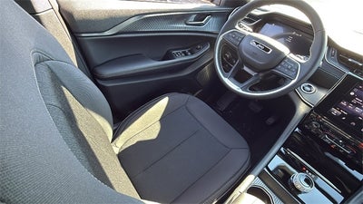 2025 Jeep Grand Cherokee GRAND CHEROKEE LAREDO X 4X2