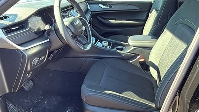 2025 Jeep Grand Cherokee GRAND CHEROKEE LAREDO X 4X2