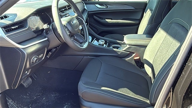 2025 Jeep Grand Cherokee GRAND CHEROKEE LAREDO X 4X2