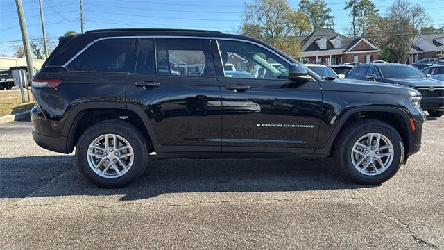 2025 Jeep Grand Cherokee GRAND CHEROKEE LAREDO X 4X2