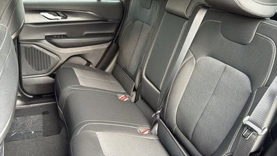 2027 Jeep Grand Cherokee GRAND CHEROKEE LAREDO X 4X2