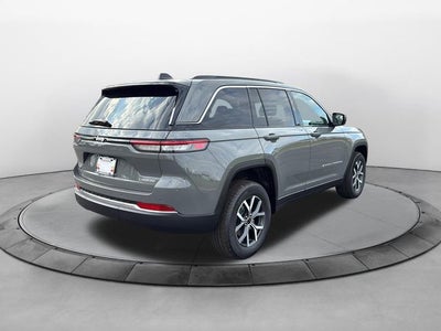 2027 Jeep Grand Cherokee GRAND CHEROKEE LAREDO X 4X2