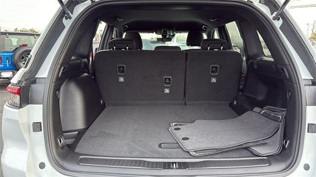 2025 Jeep Grand Cherokee GRAND CHEROKEE LAREDO 4X2