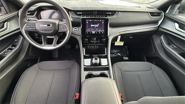 2025 Jeep Grand Cherokee GRAND CHEROKEE LAREDO 4X2