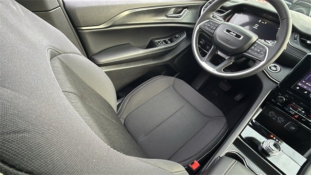 2025 Jeep Grand Cherokee GRAND CHEROKEE LAREDO 4X2