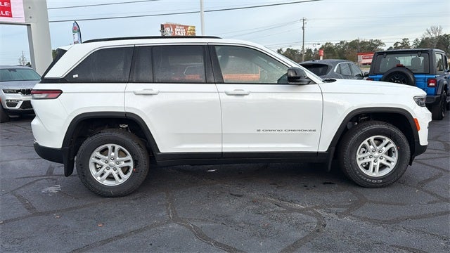 2025 Jeep Grand Cherokee GRAND CHEROKEE LAREDO 4X2