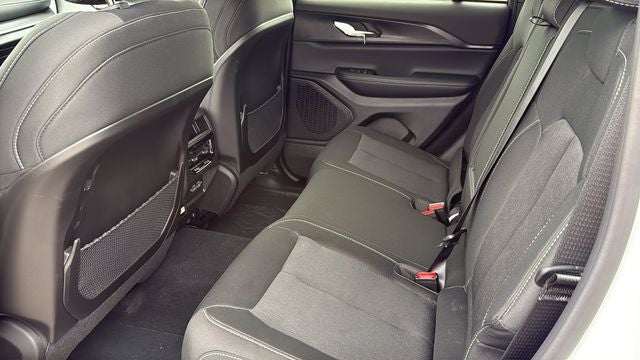 2027 Jeep Grand Cherokee GRAND CHEROKEE LAREDO X 4X2