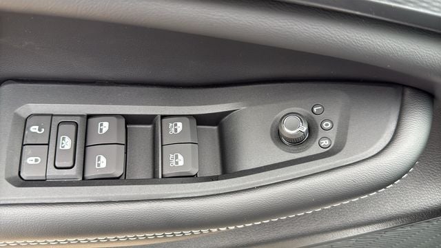 2027 Jeep Grand Cherokee GRAND CHEROKEE LAREDO X 4X2