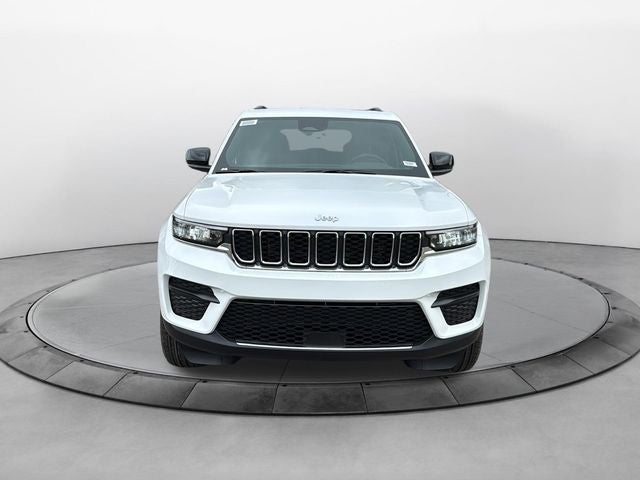 2027 Jeep Grand Cherokee GRAND CHEROKEE LAREDO X 4X2