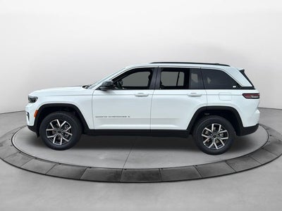 2027 Jeep Grand Cherokee GRAND CHEROKEE LAREDO X 4X2