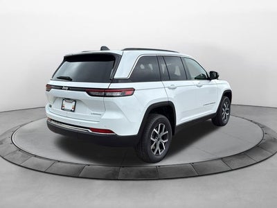 2027 Jeep Grand Cherokee GRAND CHEROKEE LAREDO X 4X2