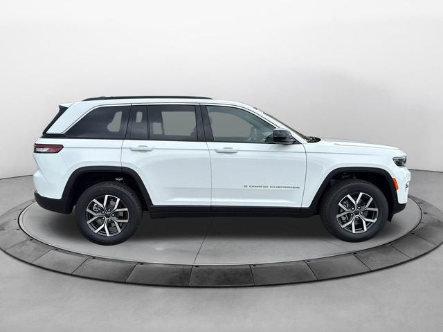 2027 Jeep Grand Cherokee GRAND CHEROKEE LAREDO X 4X2
