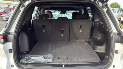 2027 Jeep Grand Cherokee GRAND CHEROKEE LAREDO X 4X2